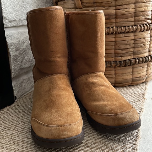 UGG Women's Michaela Chestnut Waterproof Boot Sz 9 - Picture 2 of 9